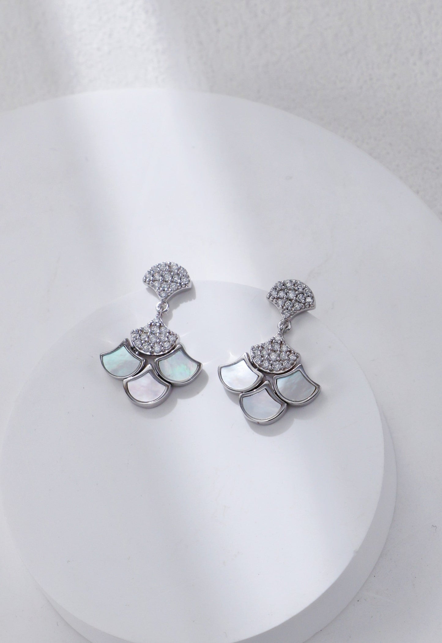 Silver-White Shell Zircon Earrings