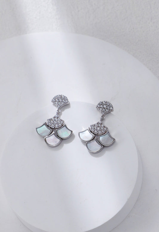 Silver-White Shell Zircon Earrings